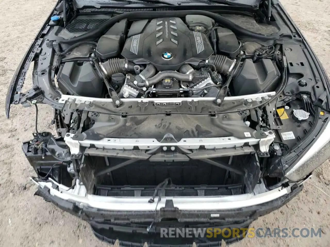 11 Photograph of a damaged car WBAGV8C02NCH18326 BMW M8 2022