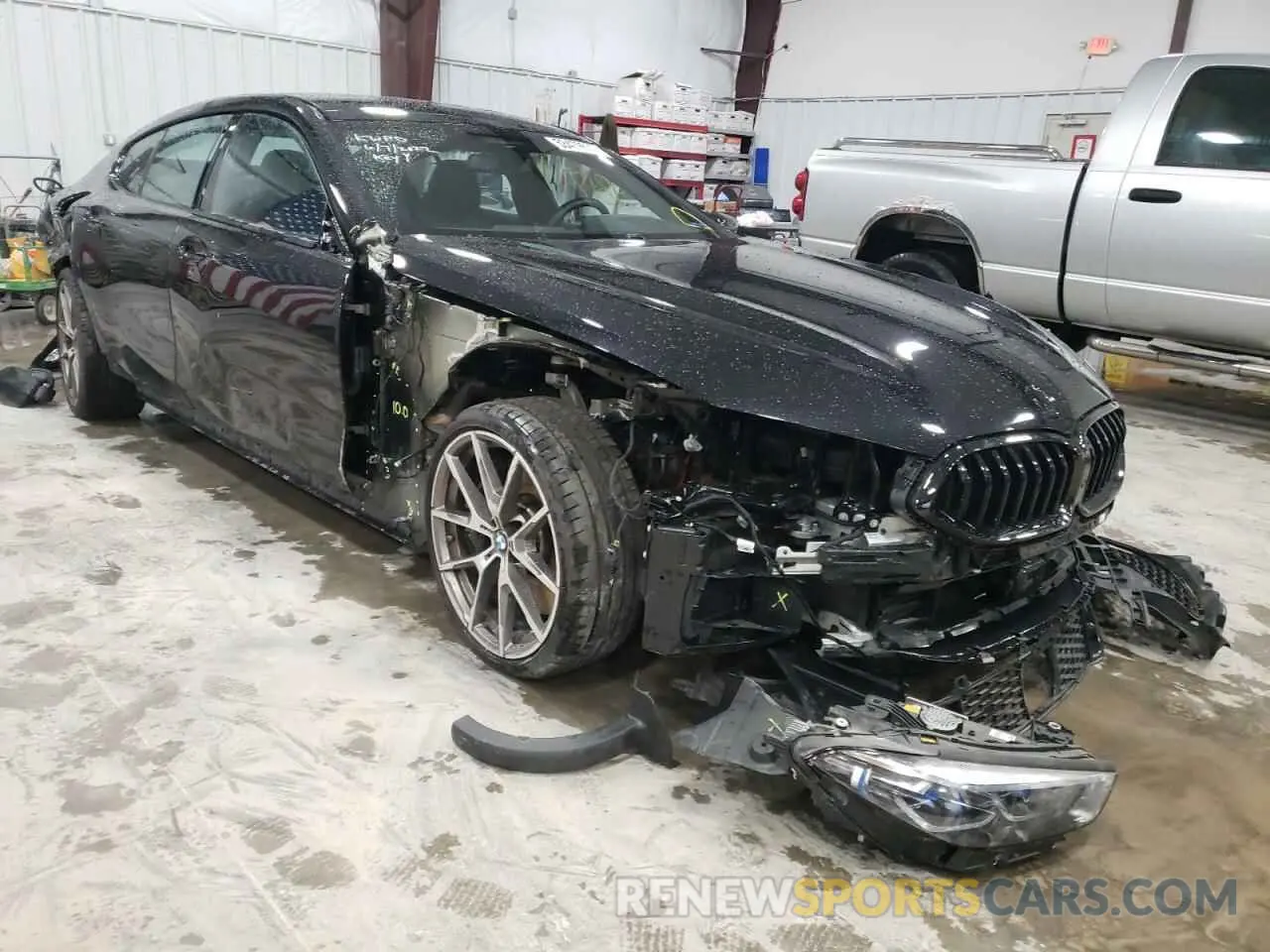 1 Photograph of a damaged car WBAGV8C03NCJ37009 BMW M8 2022