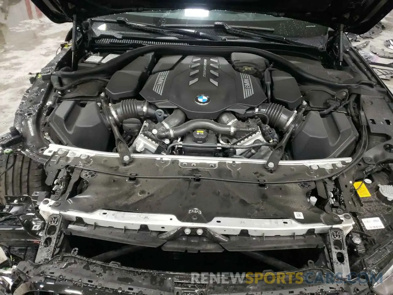 7 Photograph of a damaged car WBAGV8C03NCJ37009 BMW M8 2022