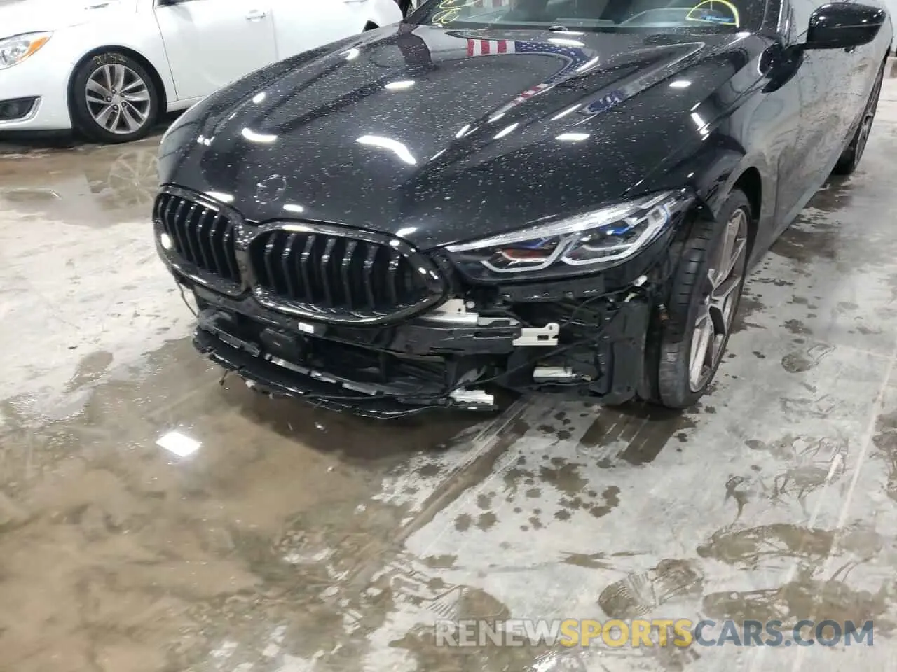 9 Photograph of a damaged car WBAGV8C03NCJ37009 BMW M8 2022