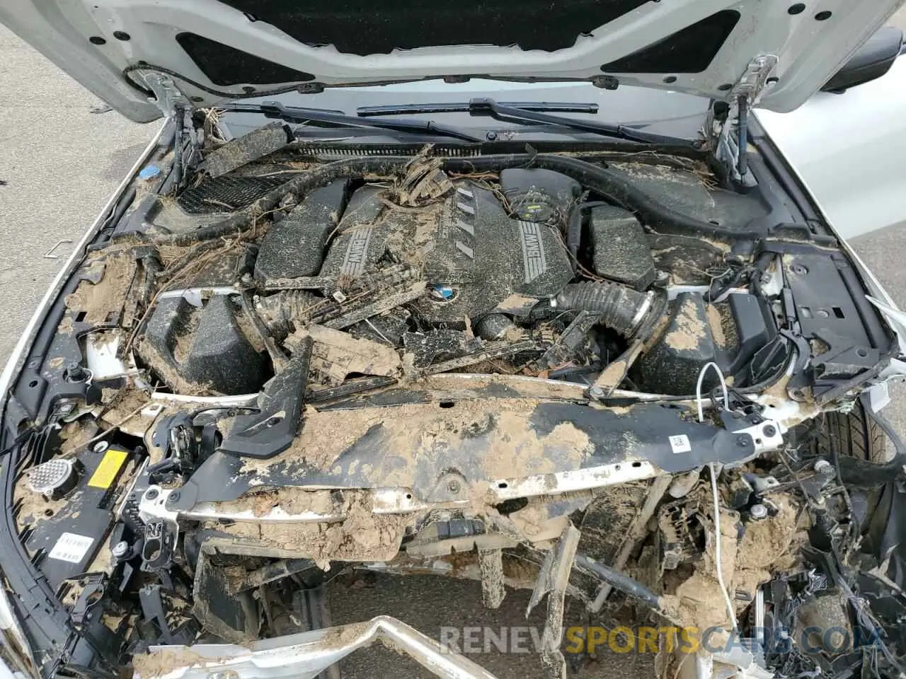 11 Photograph of a damaged car WBAGV8C08NCJ78641 BMW M8 2022