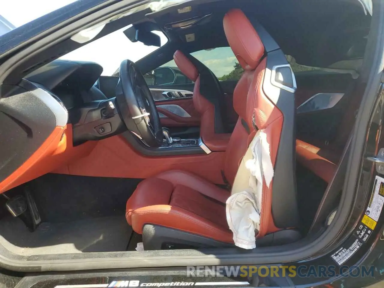 7 Photograph of a damaged car WBSAE0C08NCK00673 BMW M8 2022