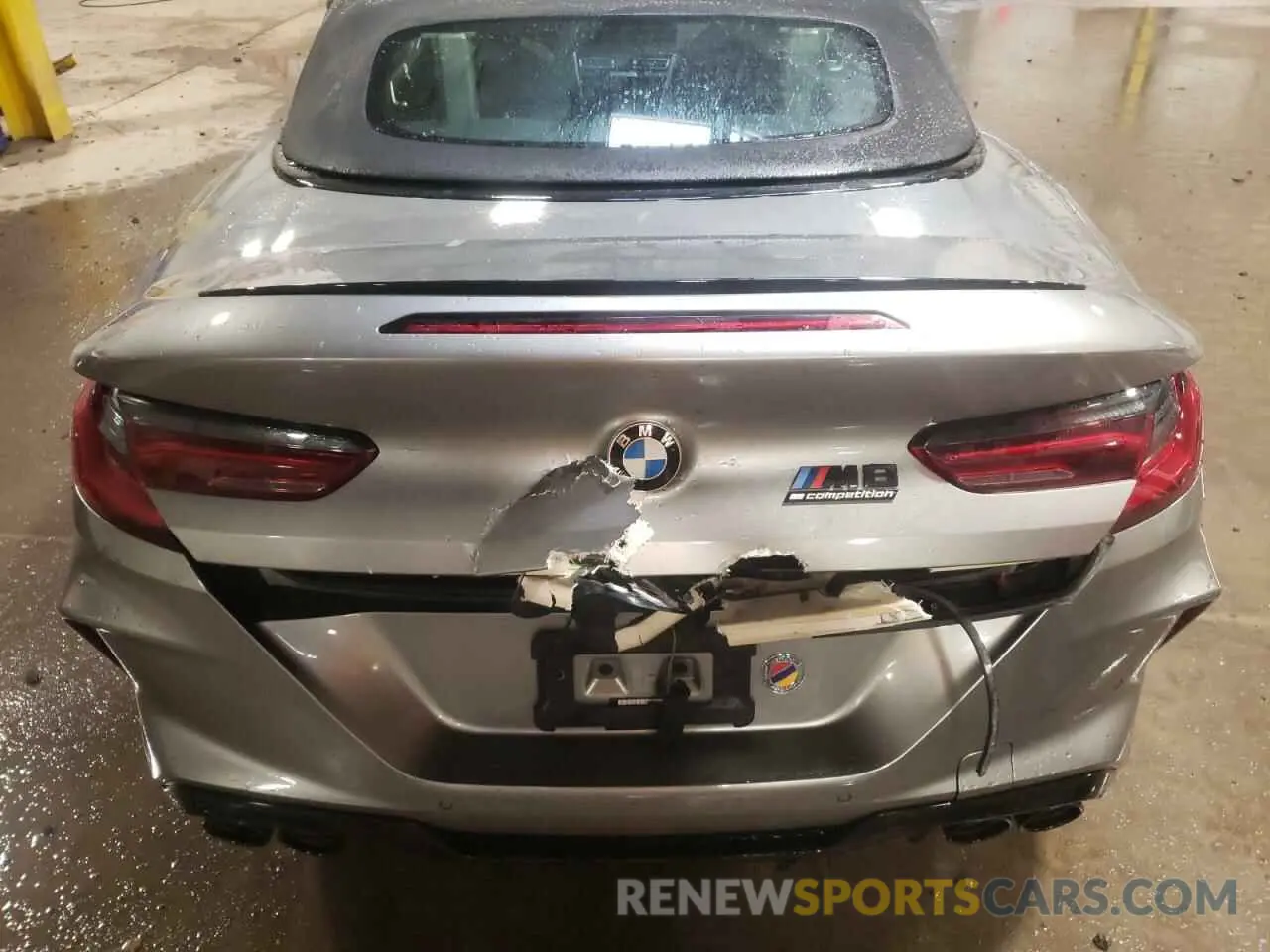 9 Photograph of a damaged car WBSDZ0C08NCJ03961 BMW M8 2022