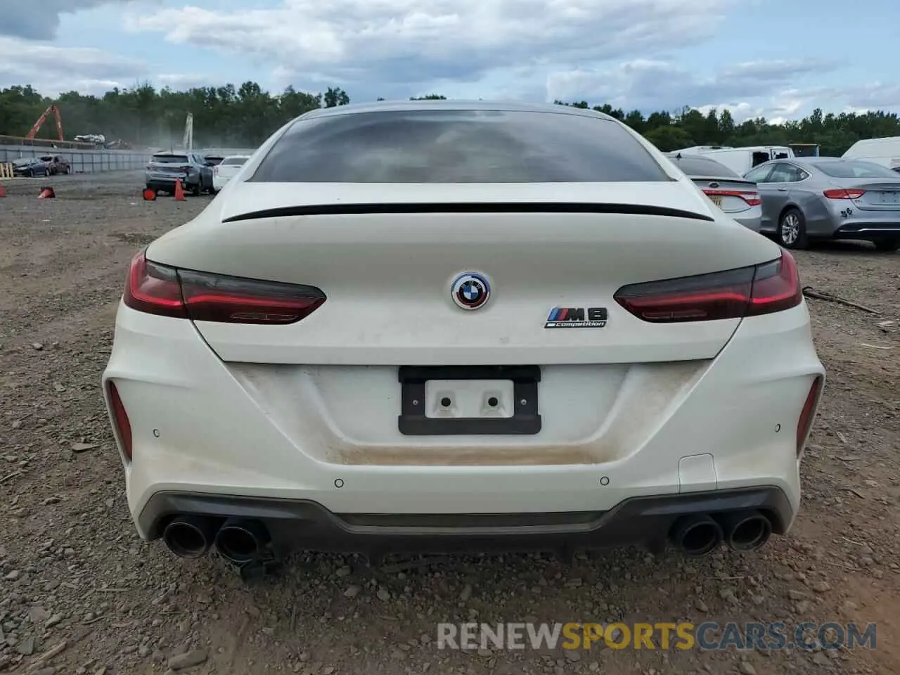 6 Photograph of a damaged car WBSGV0C02NCG77628 BMW M8 2022