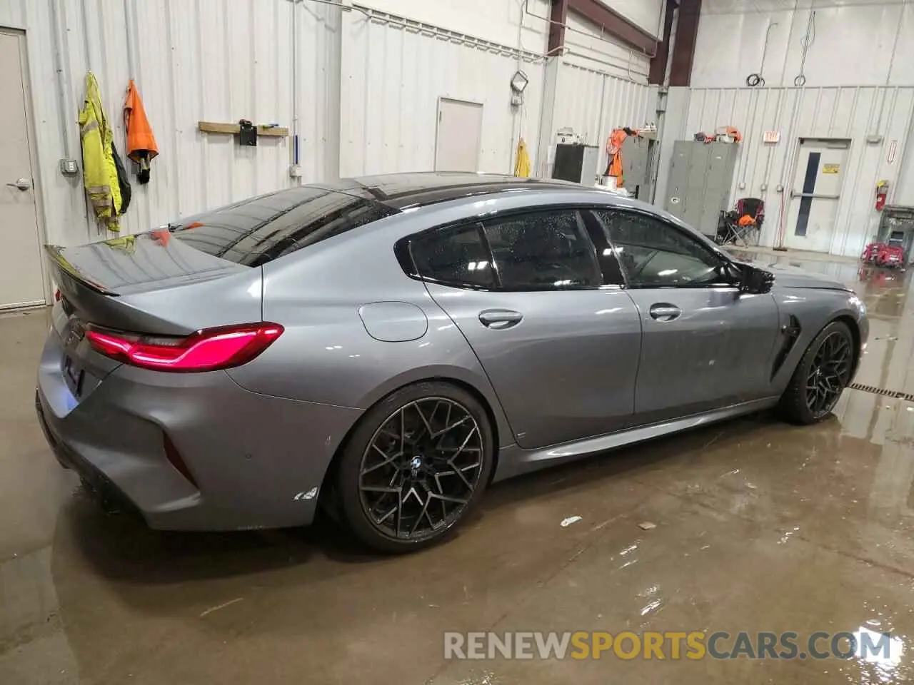 3 Photograph of a damaged car WBSGV0C02NCH36032 BMW M8 2022