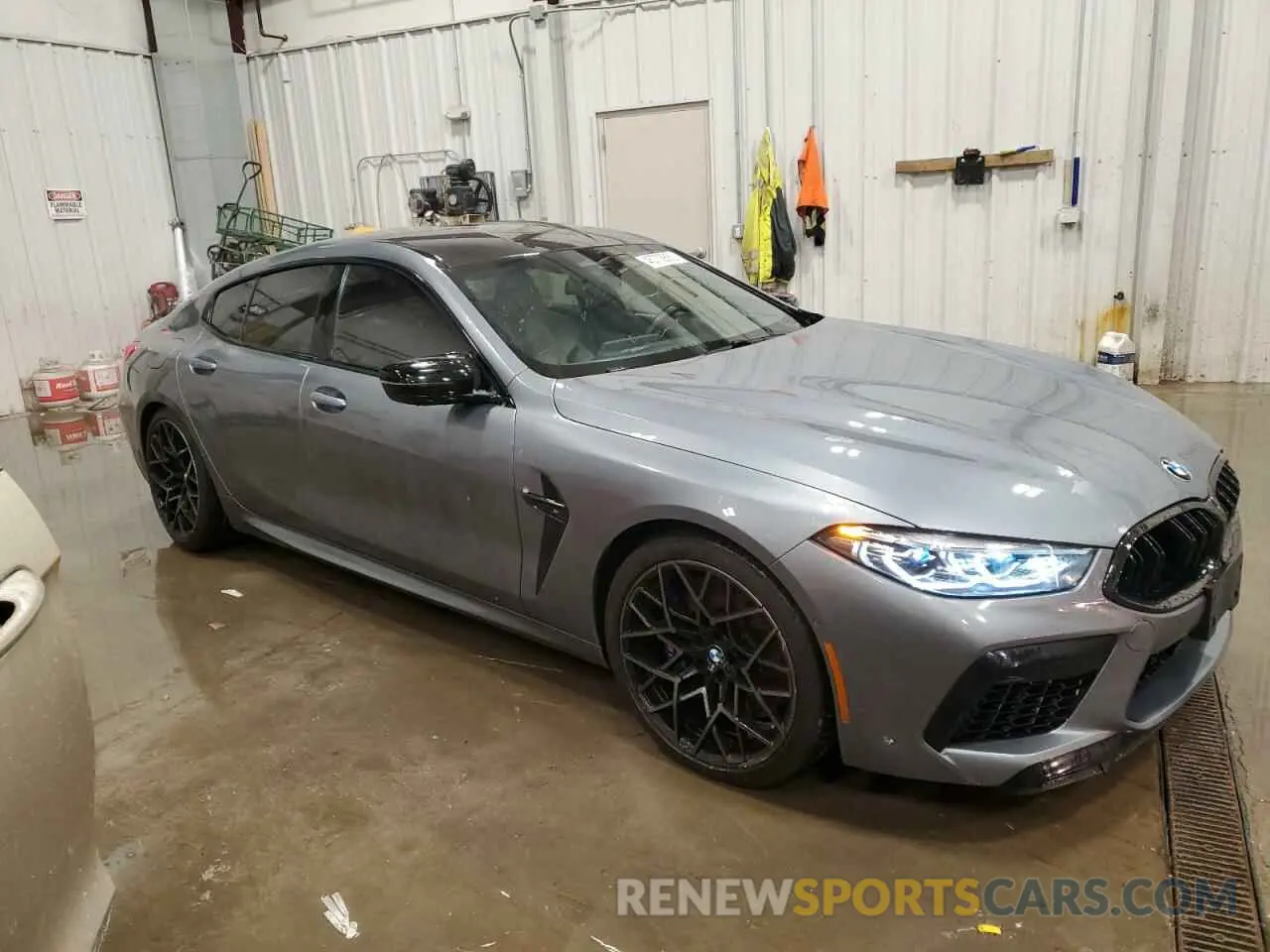 4 Photograph of a damaged car WBSGV0C02NCH36032 BMW M8 2022