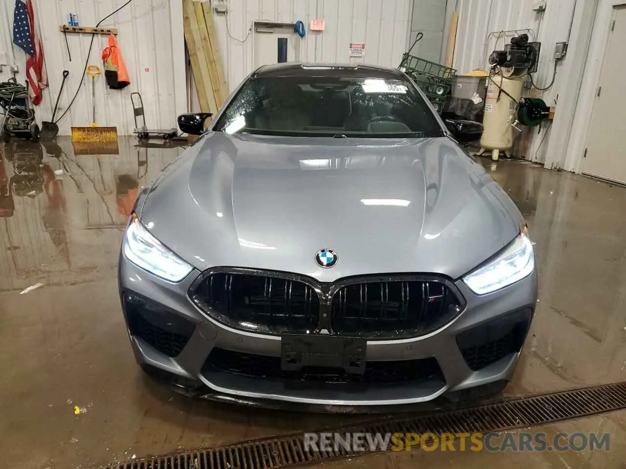 5 Photograph of a damaged car WBSGV0C02NCH36032 BMW M8 2022