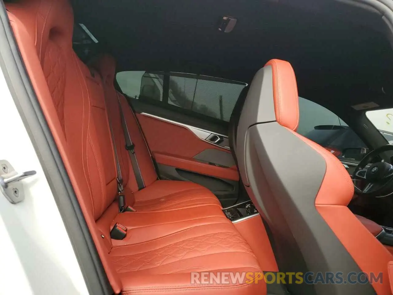 10 Photograph of a damaged car WBSGV0C06NCK00634 BMW M8 2022