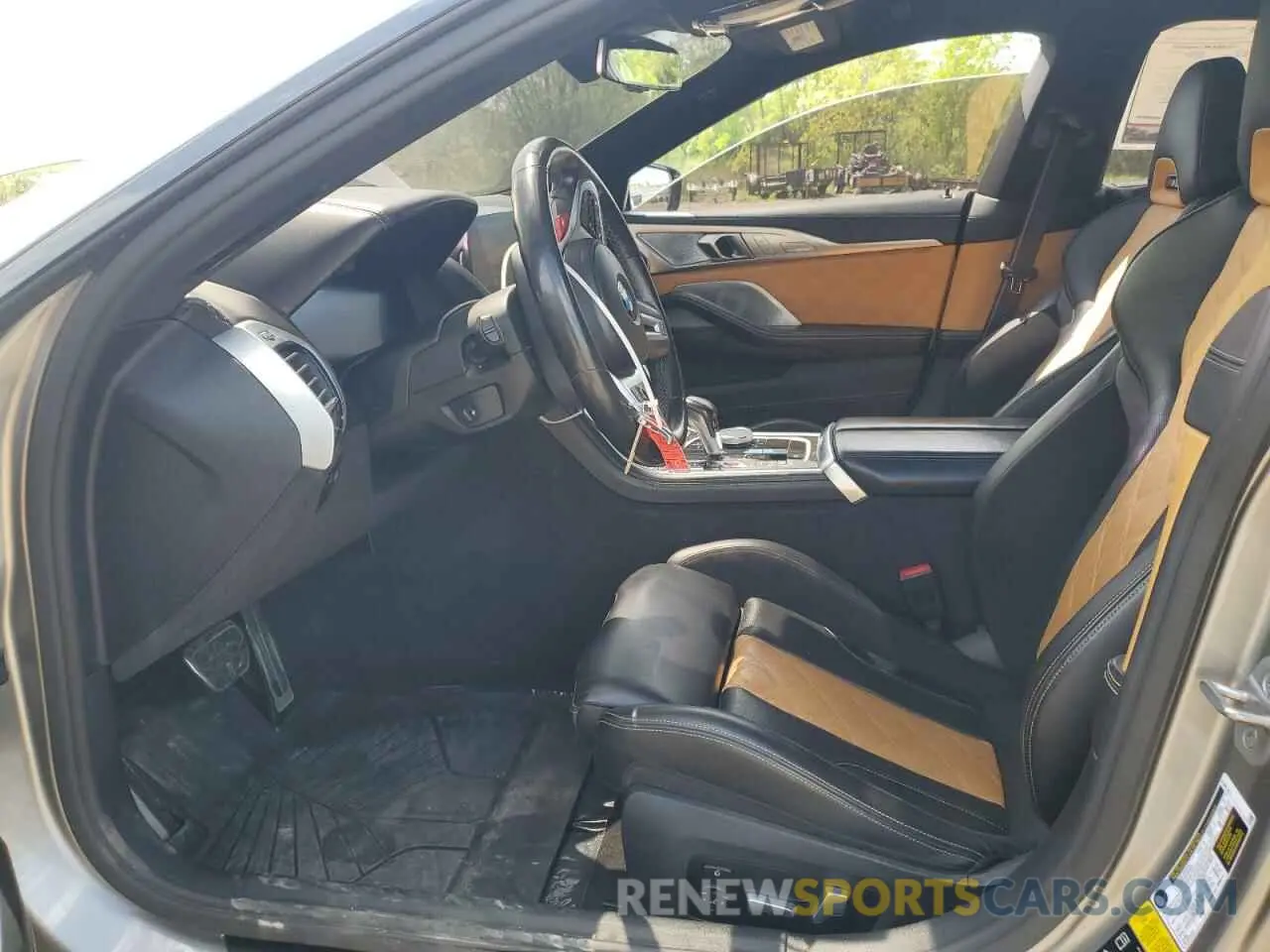 7 Photograph of a damaged car WBSGV0C08NCH61825 BMW M8 2022