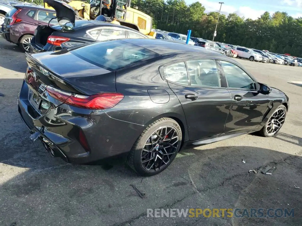 3 Photograph of a damaged car WBSGV0C0XPCM43253 BMW M8 2023