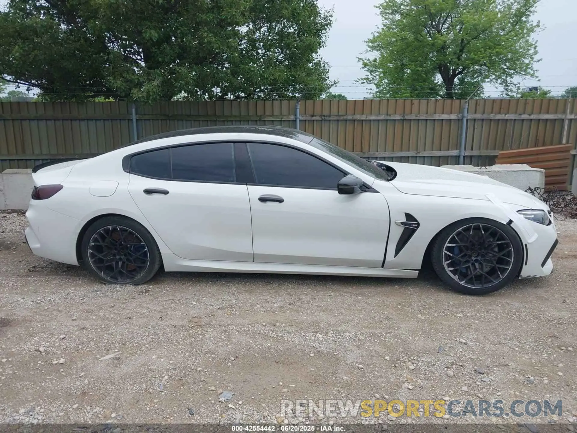 13 Photograph of a damaged car WBSGV0C02MCF33723 BMW M8 GRAN COUPE 2021