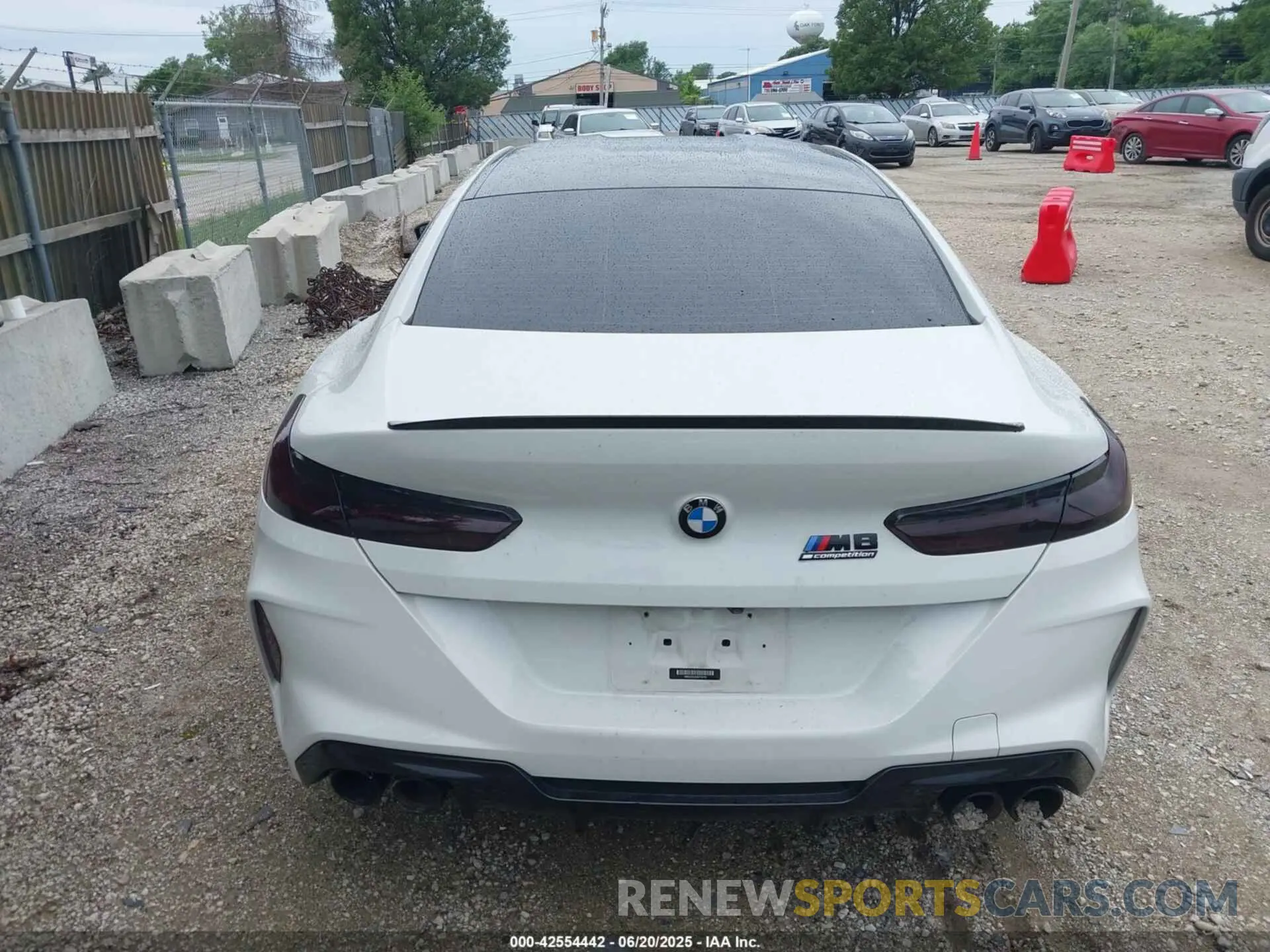 16 Photograph of a damaged car WBSGV0C02MCF33723 BMW M8 GRAN COUPE 2021