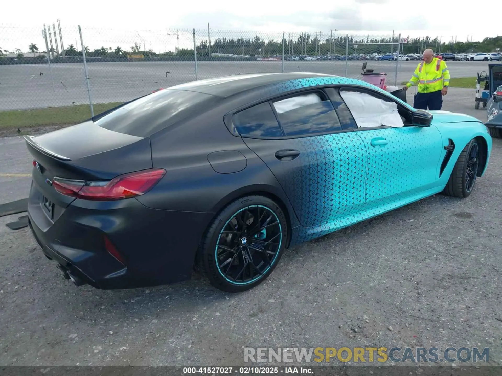 4 Photograph of a damaged car WBSGV0C03NCJ35595 BMW M8 GRAN COUPE 2022