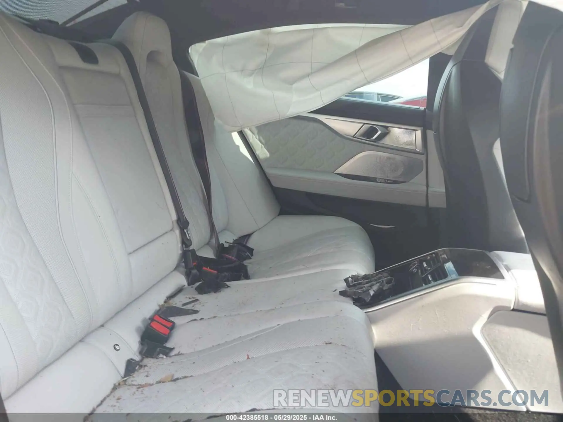 8 Photograph of a damaged car WBSGV0C07RCN56063 BMW M8 GRAN COUPE 2024