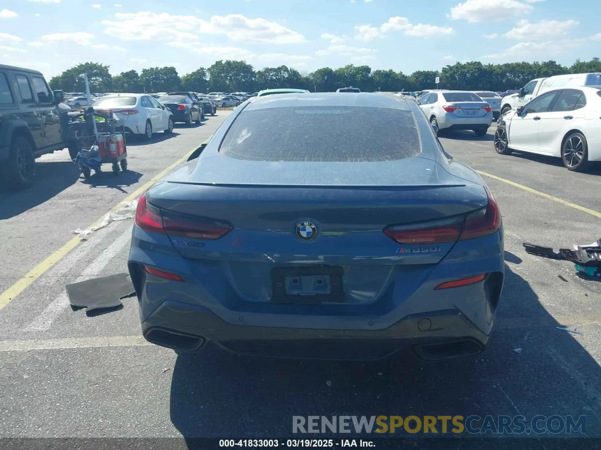 17 Photograph of a damaged car WBABC4C50KBU96114 BMW M850I 2019