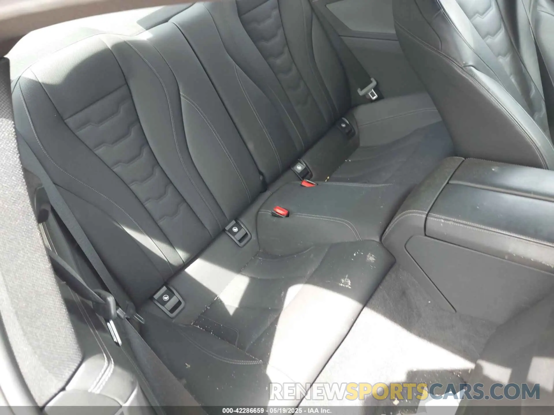 8 Photograph of a damaged car WBABC4C59KBU96788 BMW M850I 2019