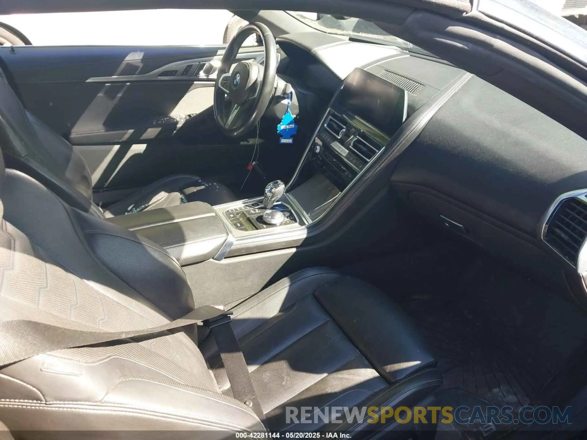 5 Photograph of a damaged car WBAFY4C58KBX29742 BMW M850I 2019