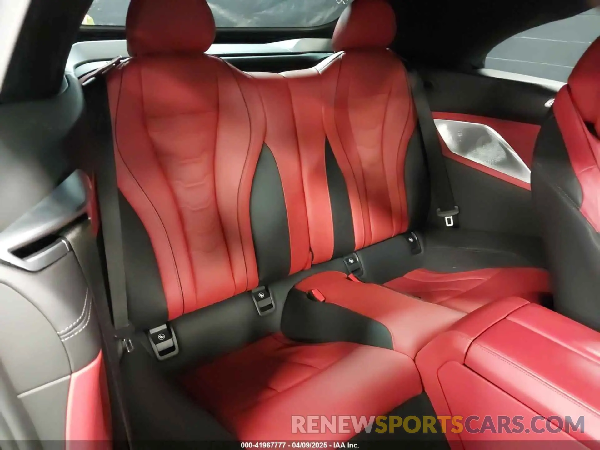 8 Photograph of a damaged car WBAFY4C01PCM52812 BMW M850I 2023