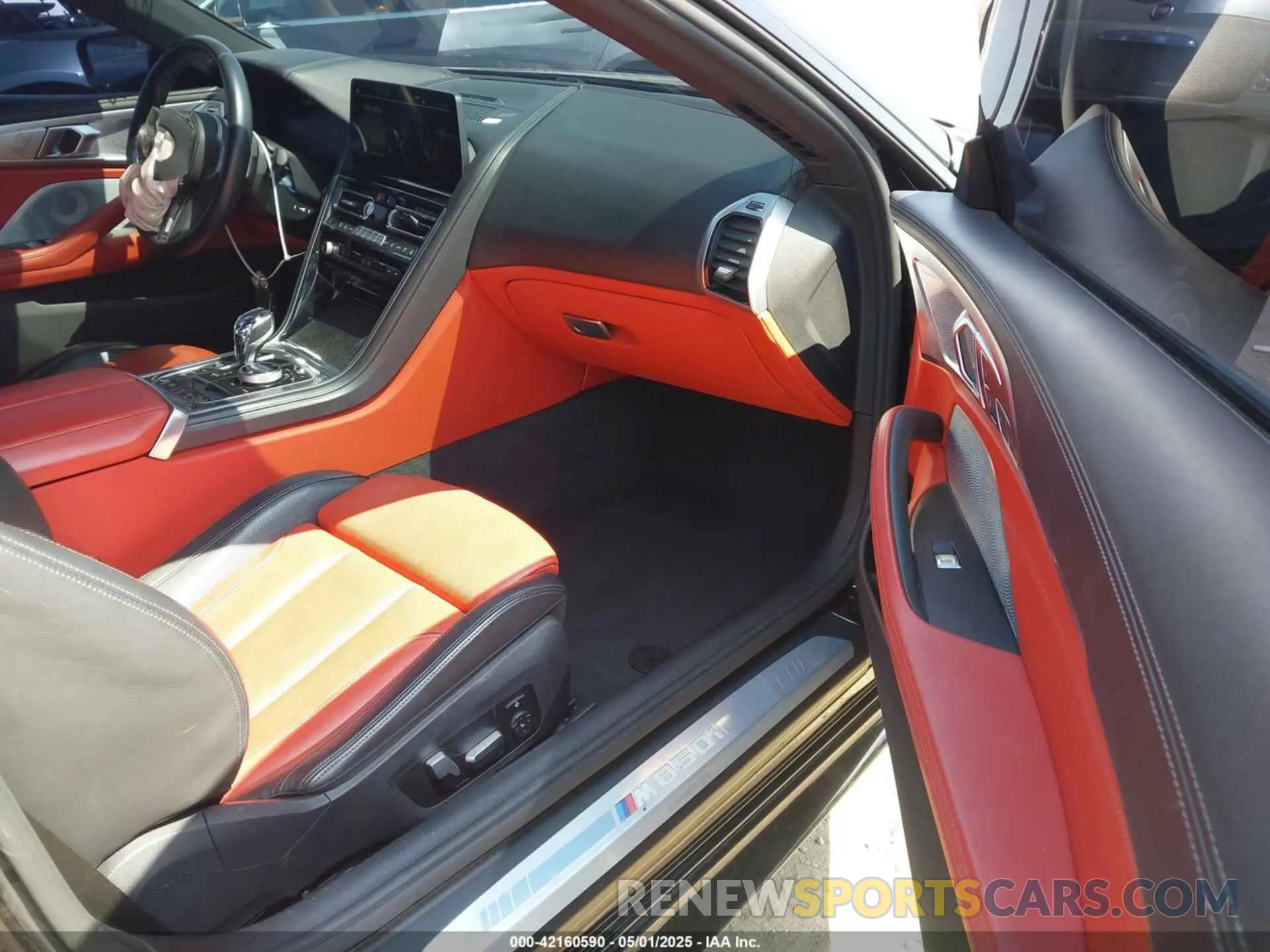 5 Photograph of a damaged car WBAFY4C07PCK10123 BMW M850I 2023