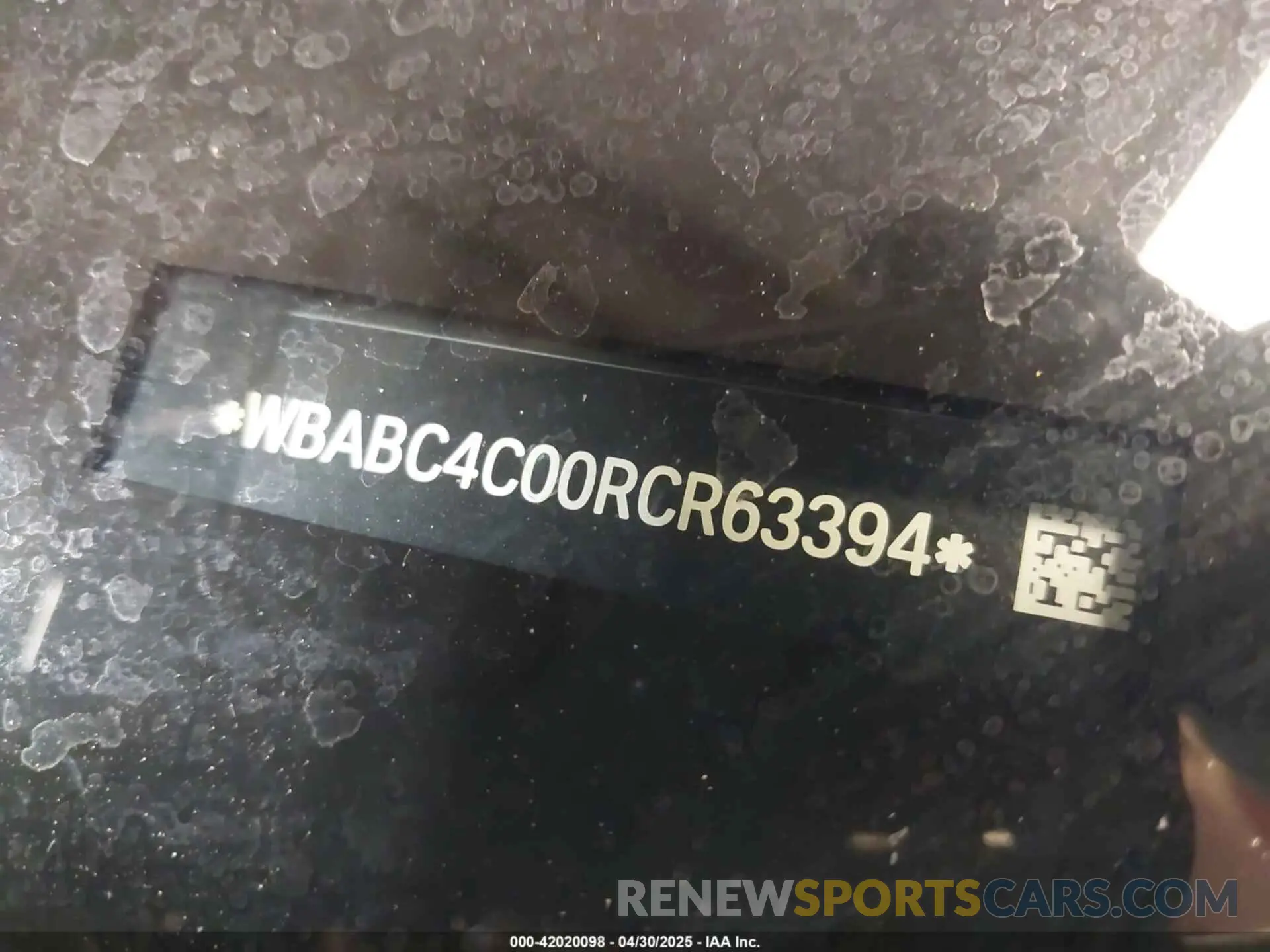 17 Photograph of a damaged car WBABC4C00RCR63394 BMW M850I 2024