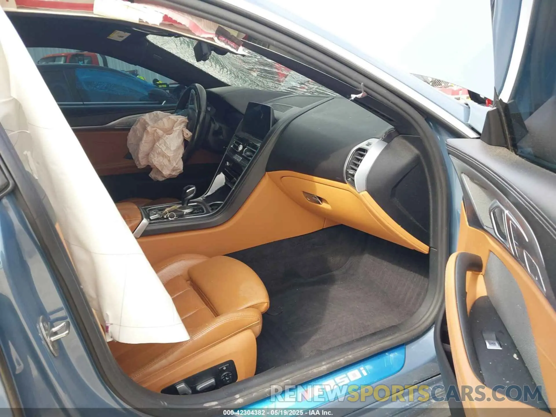 5 Photograph of a damaged car WBAGV8C04NCH77734 BMW M850I GTAN COUPE 2022