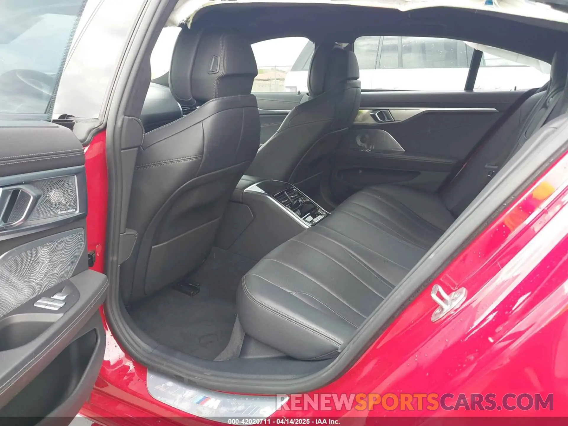 8 Photograph of a damaged car WBAGV8C04NCH90015 BMW M850I GTAN COUPE 2022