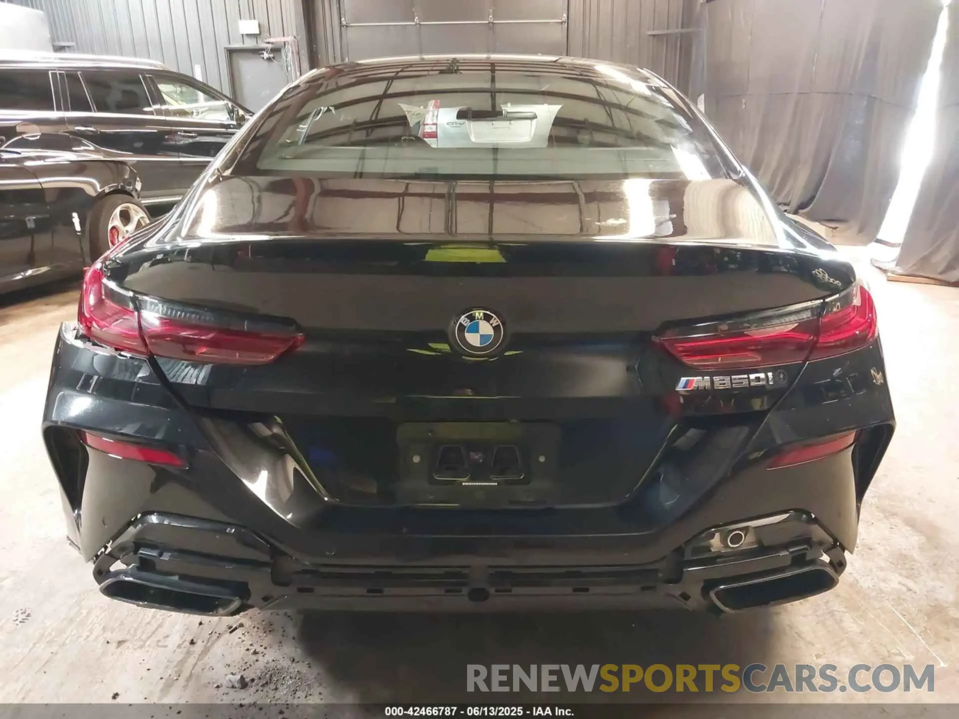 17 Photograph of a damaged car WBAGV8C04PCL19336 BMW M850I GTAN COUPE 2023