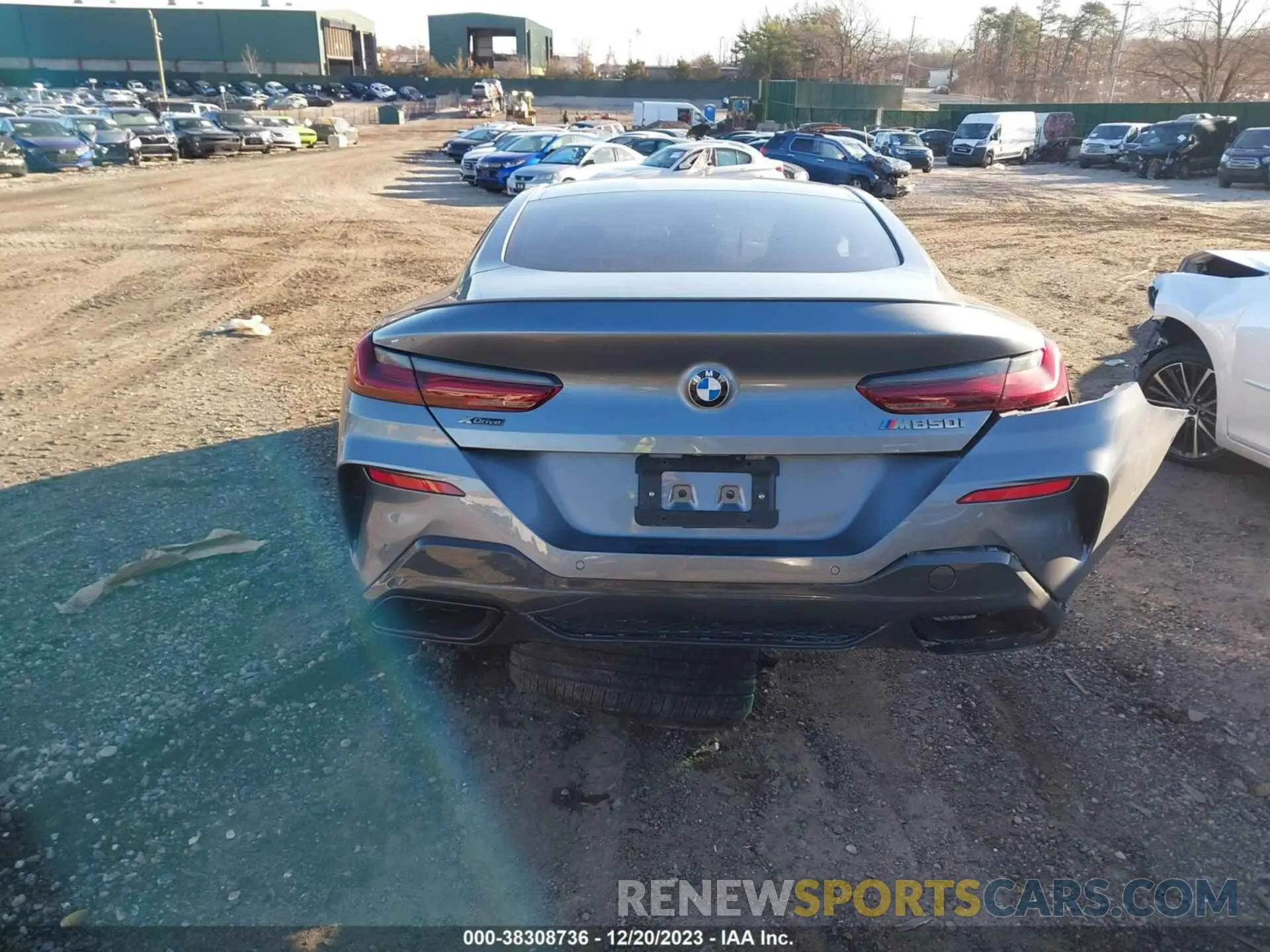 16 Photograph of a damaged car WBABC4C08NCJ37015 BMW M850XI 2022
