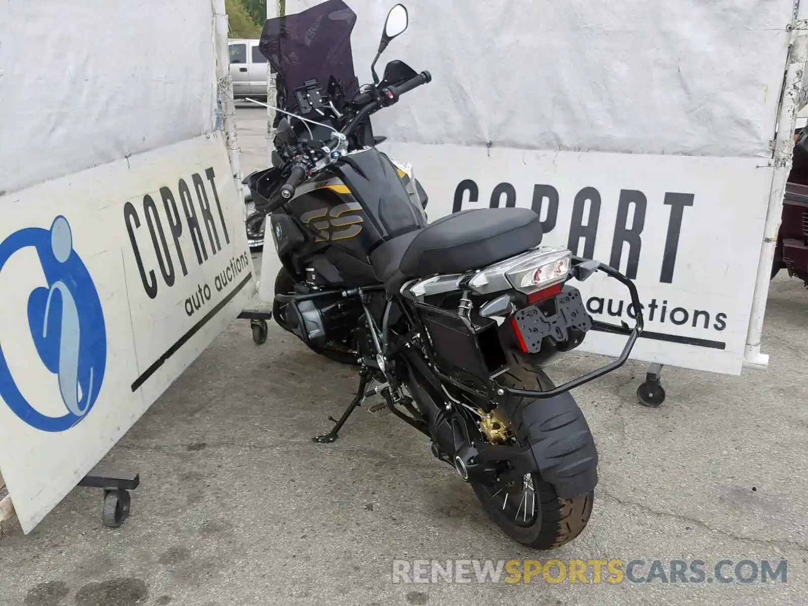 3 Photograph of a damaged car WB10J9301KZH98617 BMW R 1250 GS 2019