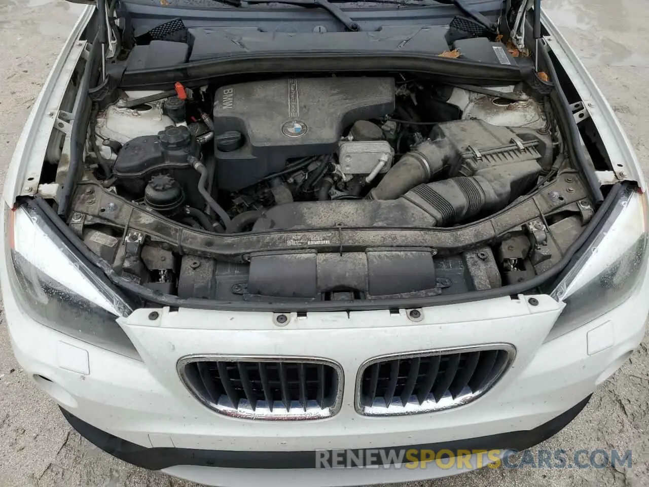 11 Photograph of a damaged car WBAVL1C52EVY23501 BMW X1 2014