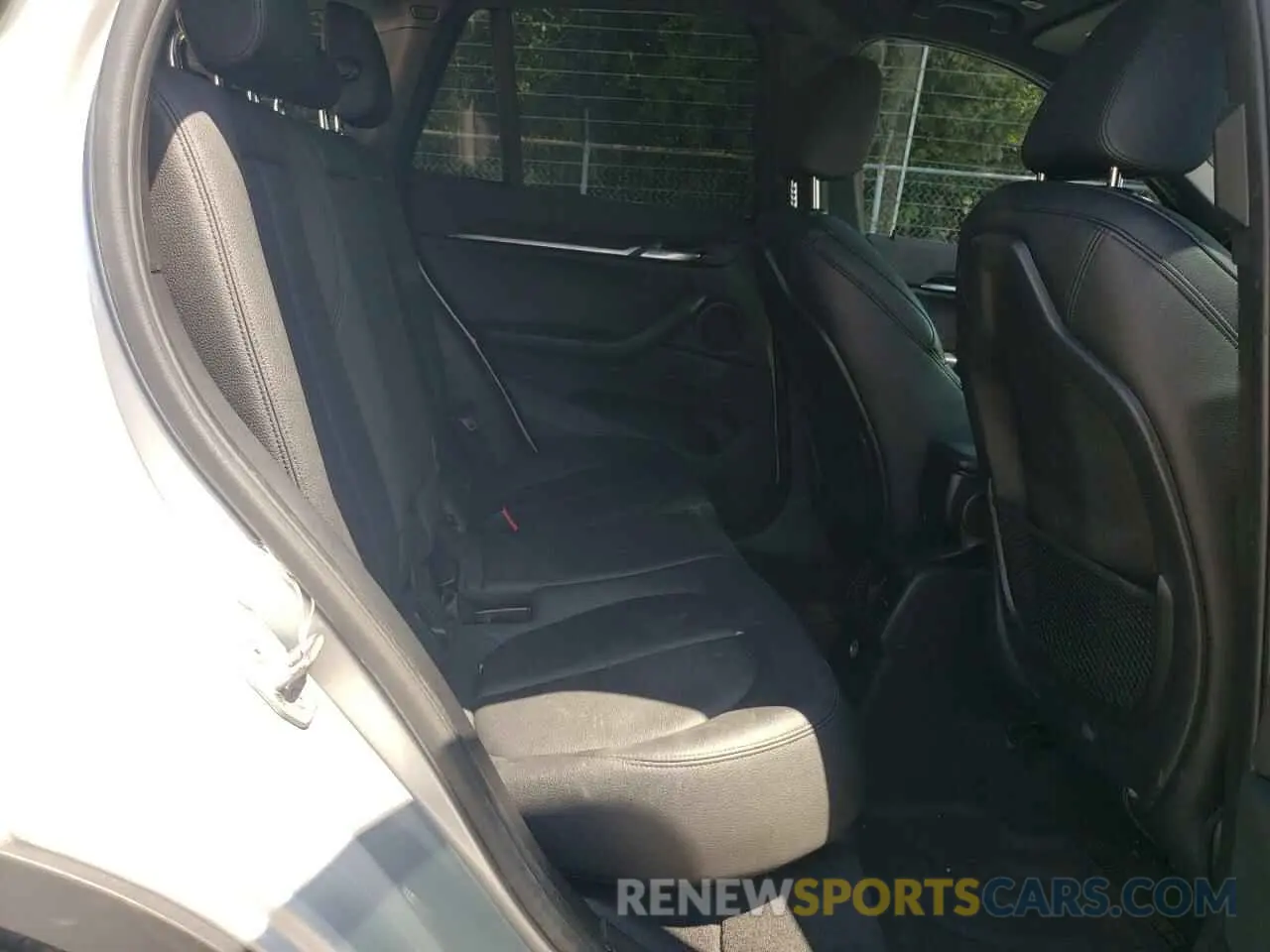 11 Photograph of a damaged car WBXHT3C3XJ5K29049 BMW X1 2018