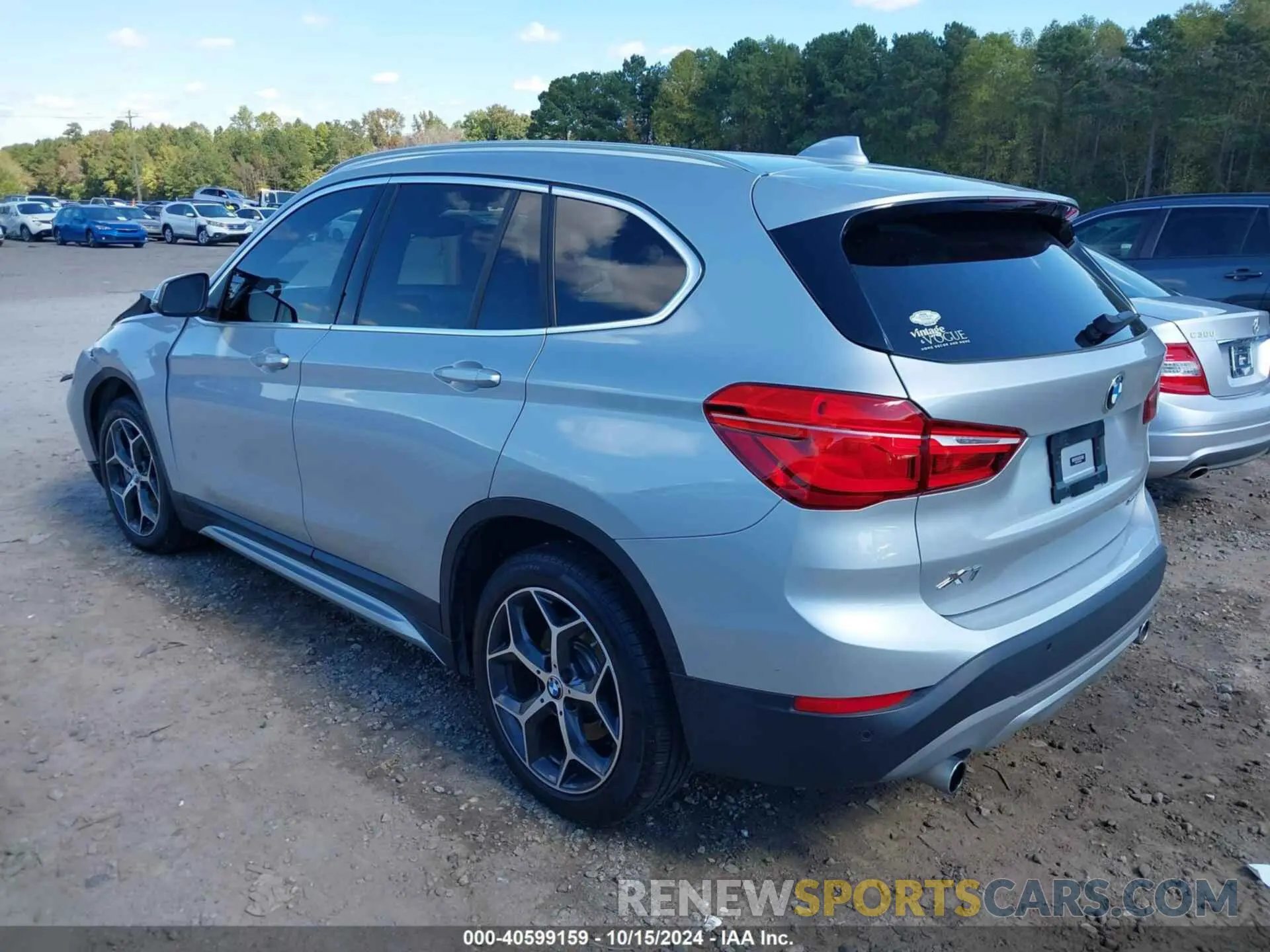 3 Photograph of a damaged car WBXHT3C51K5L90585 BMW X1 2019