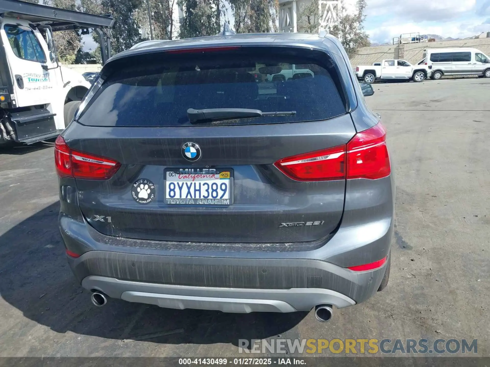 17 Photograph of a damaged car WBXHT3C52K5L89445 BMW X1 2019