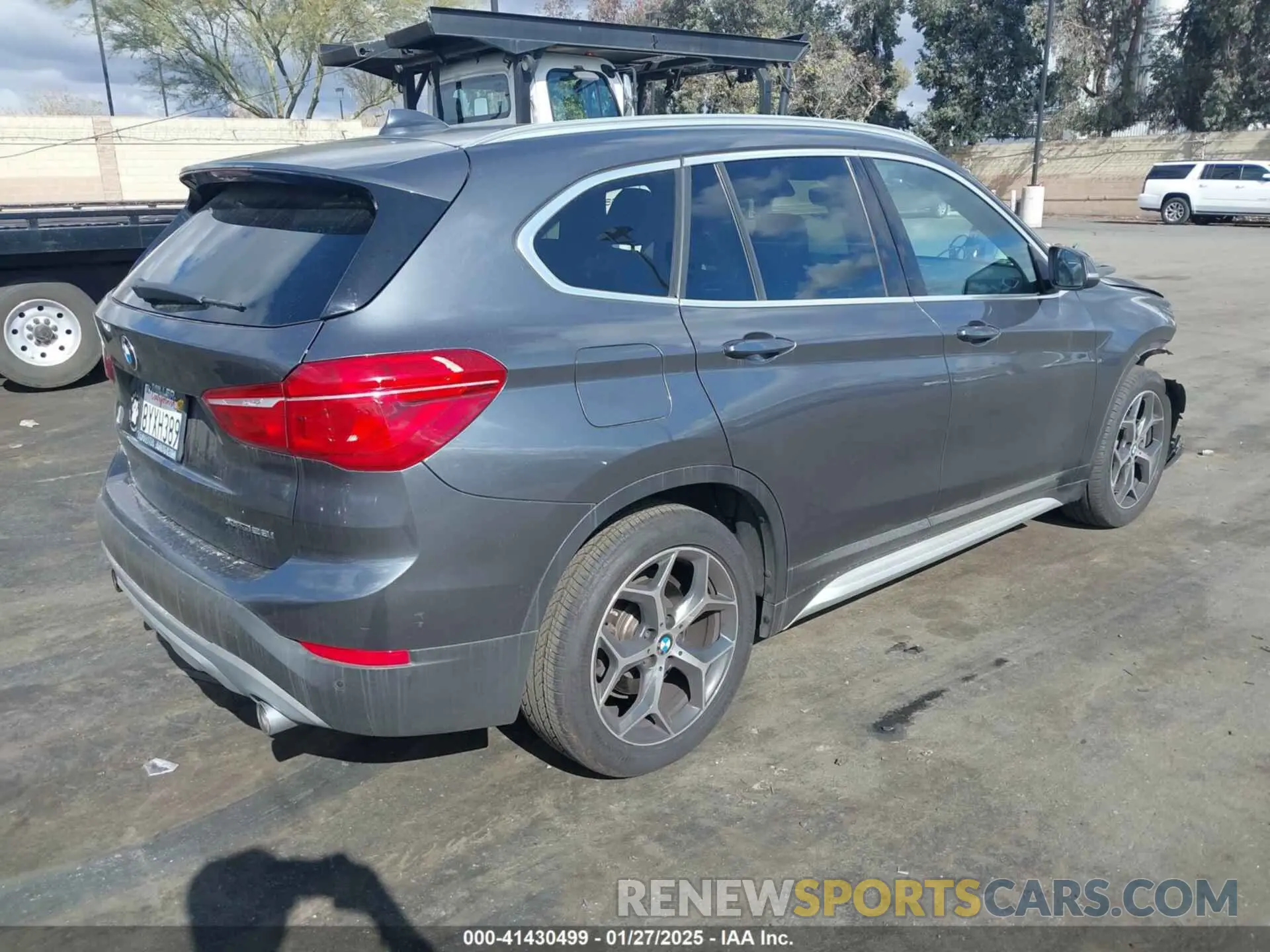 4 Photograph of a damaged car WBXHT3C52K5L89445 BMW X1 2019