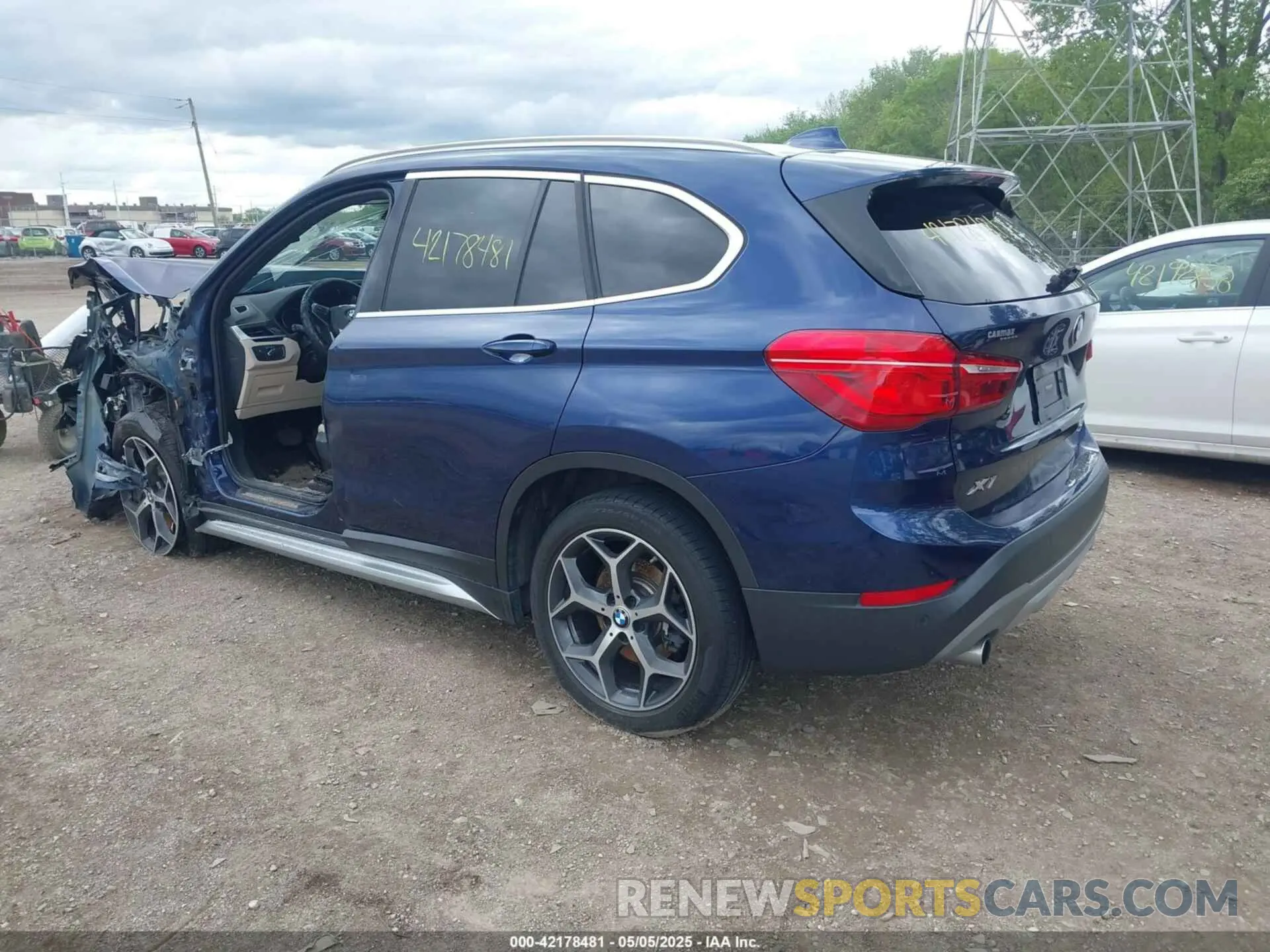 3 Photograph of a damaged car WBXHT3C53K3H35405 BMW X1 2019
