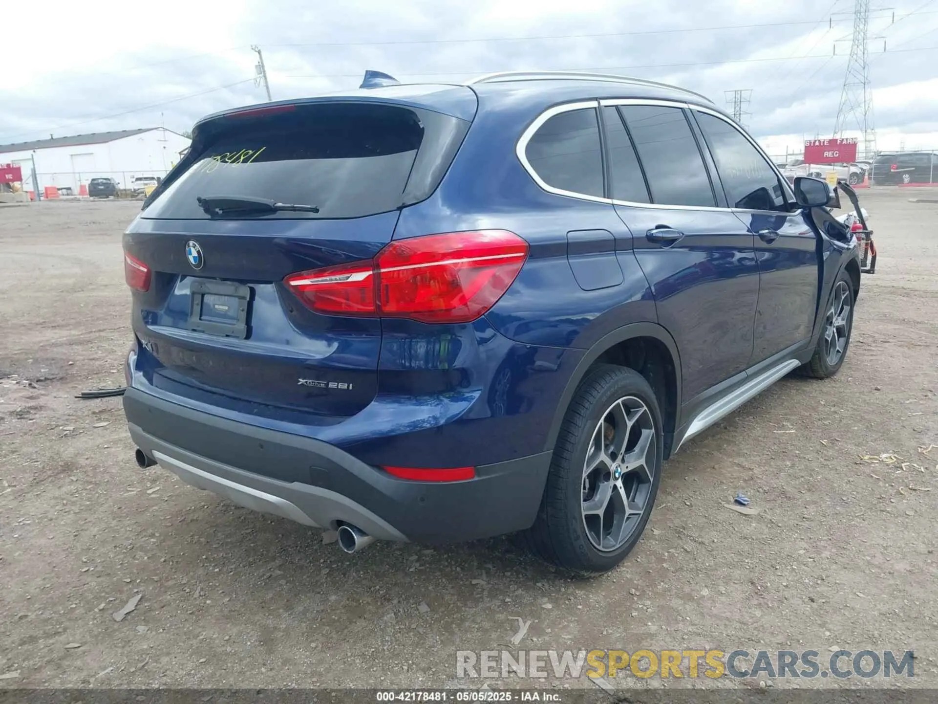 4 Photograph of a damaged car WBXHT3C53K3H35405 BMW X1 2019