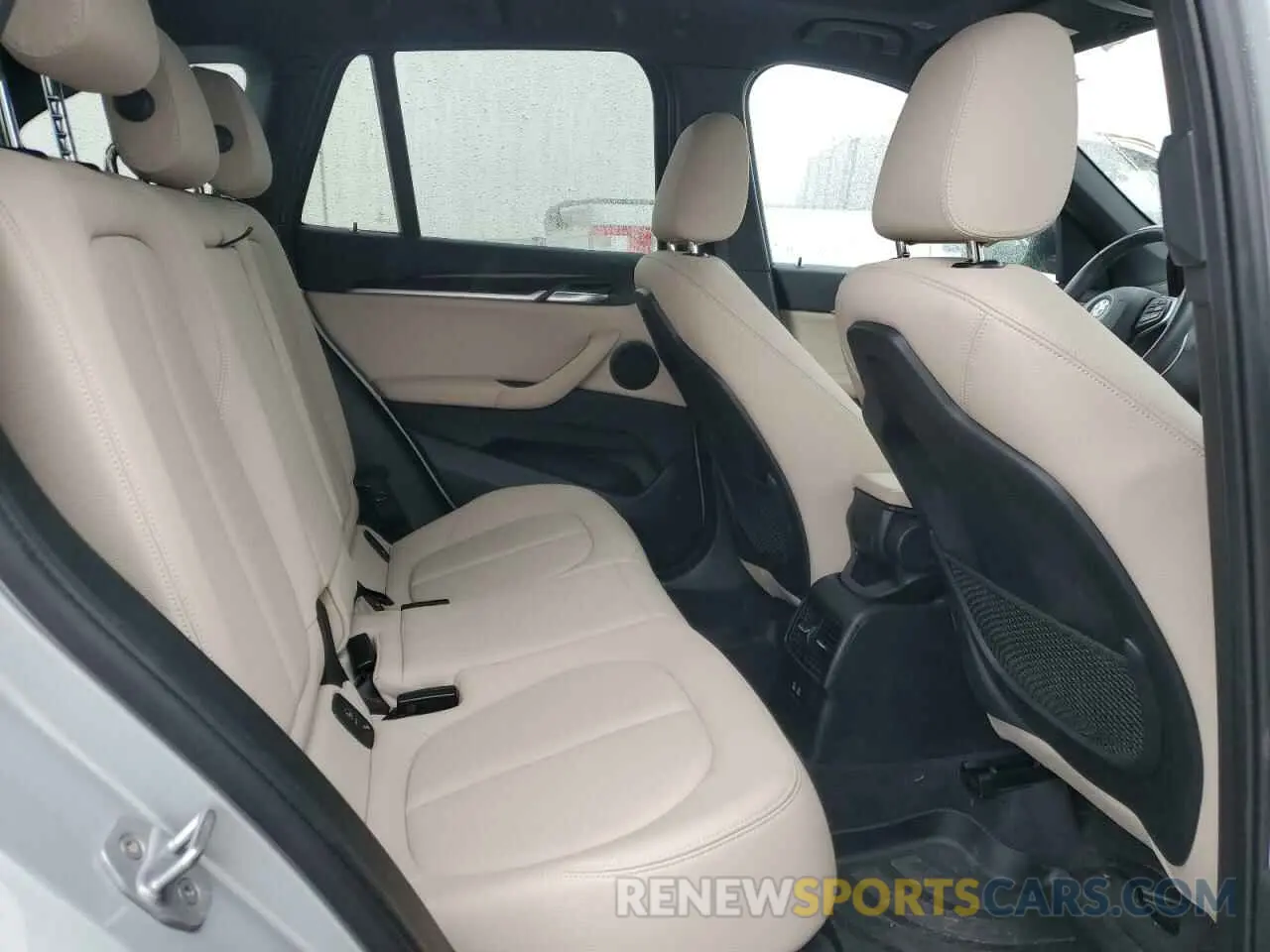 10 Photograph of a damaged car WBXHT3C53K3H36196 BMW X1 2019