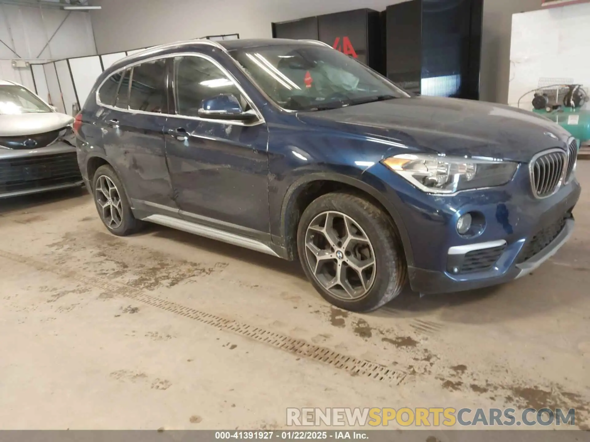1 Photograph of a damaged car WBXHT3C54K5L36472 BMW X1 2019