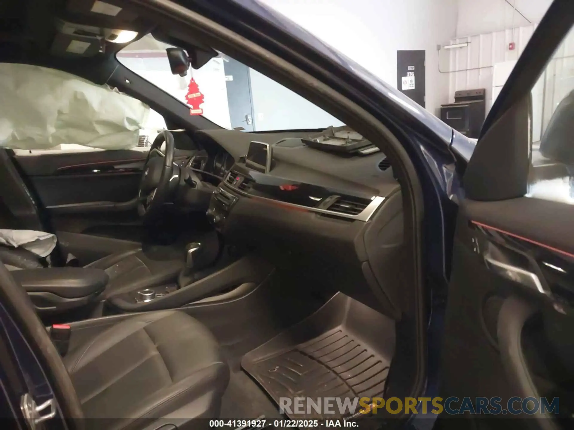 5 Photograph of a damaged car WBXHT3C54K5L36472 BMW X1 2019