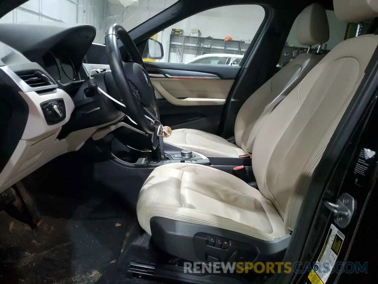 7 Photograph of a damaged car WBXHT3C55K5L36870 BMW X1 2019