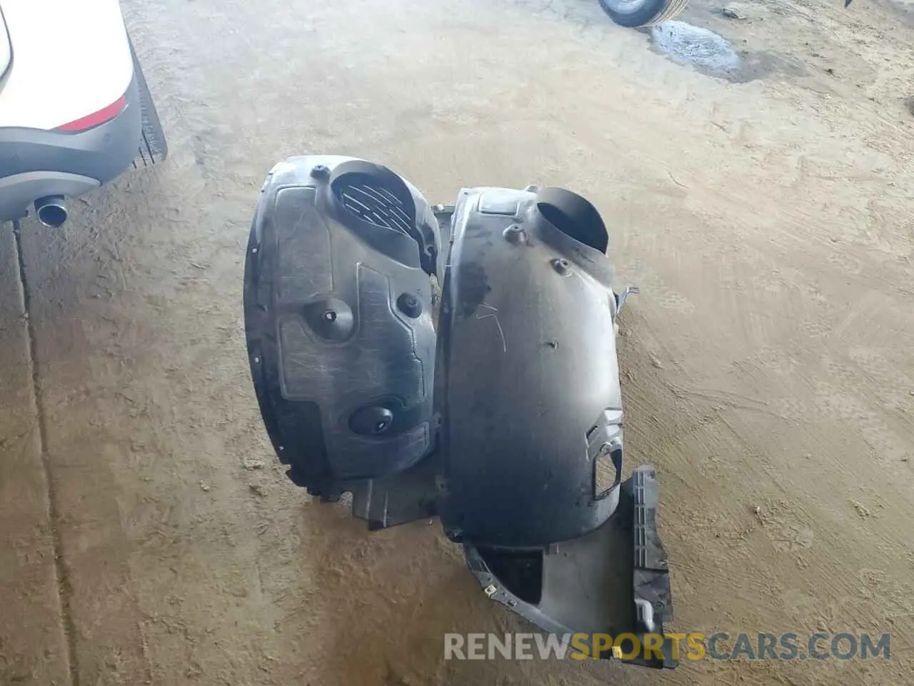 13 Photograph of a damaged car WBXHT3C55K5L90590 BMW X1 2019