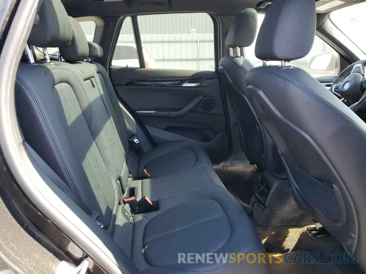 10 Photograph of a damaged car WBXHT3C56K5L90937 BMW X1 2019