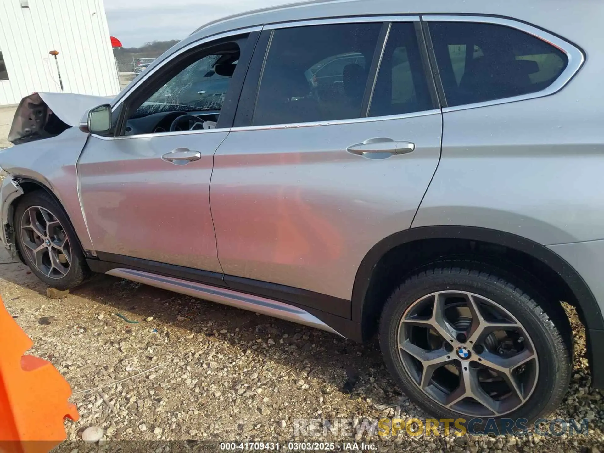 15 Photograph of a damaged car WBXHU7C52K3H44360 BMW X1 2019