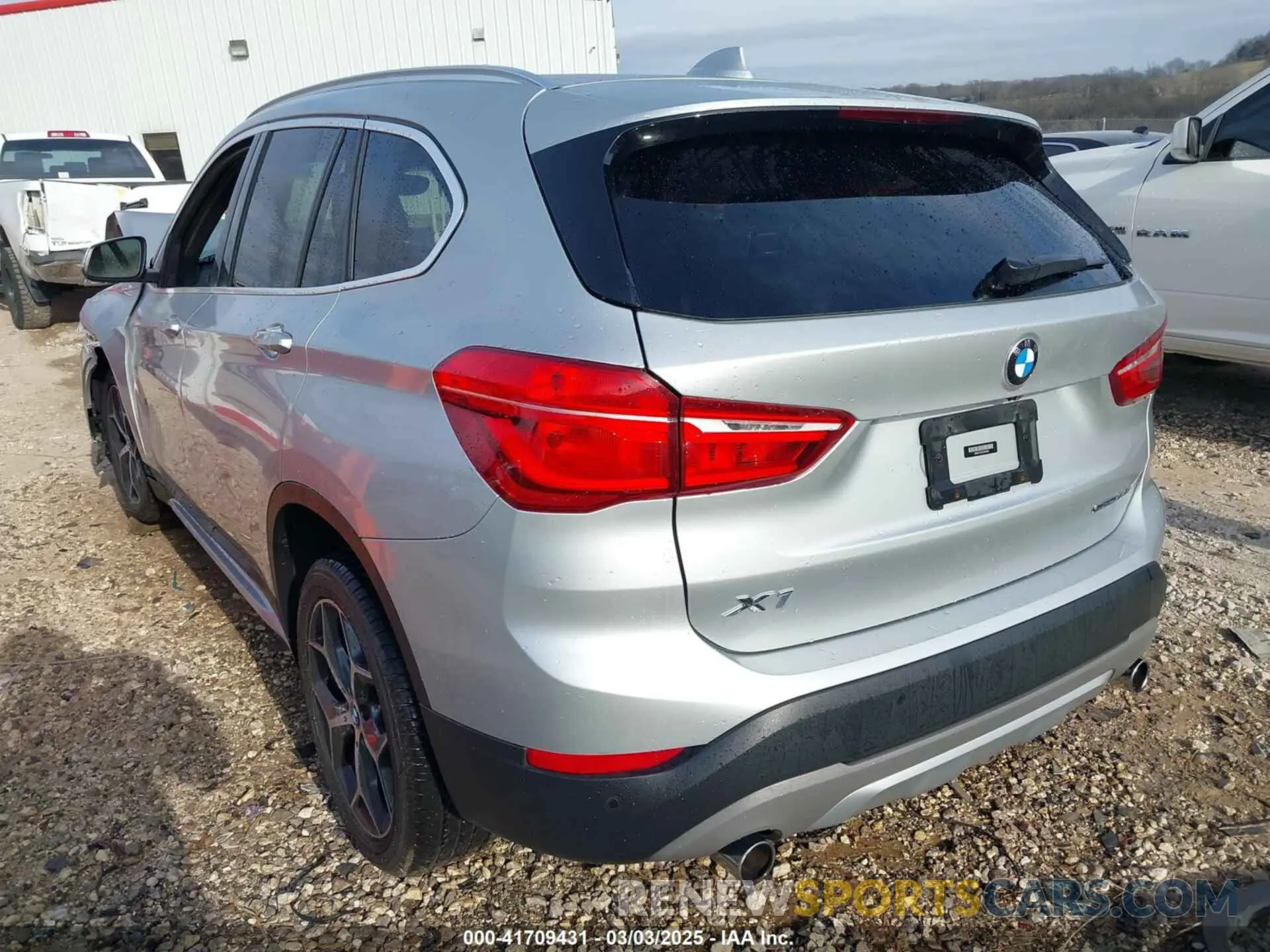 3 Photograph of a damaged car WBXHU7C52K3H44360 BMW X1 2019