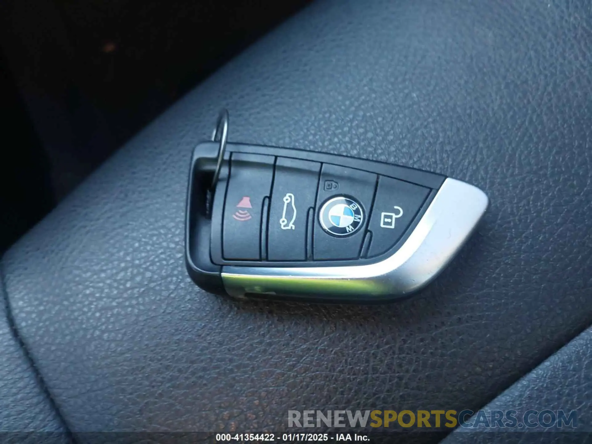 11 Photograph of a damaged car WBXHU7C52K5L11560 BMW X1 2019