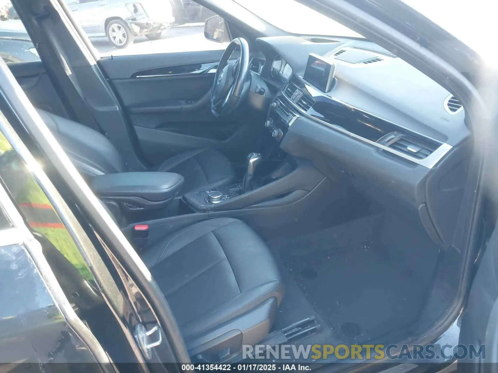 5 Photograph of a damaged car WBXHU7C52K5L11560 BMW X1 2019
