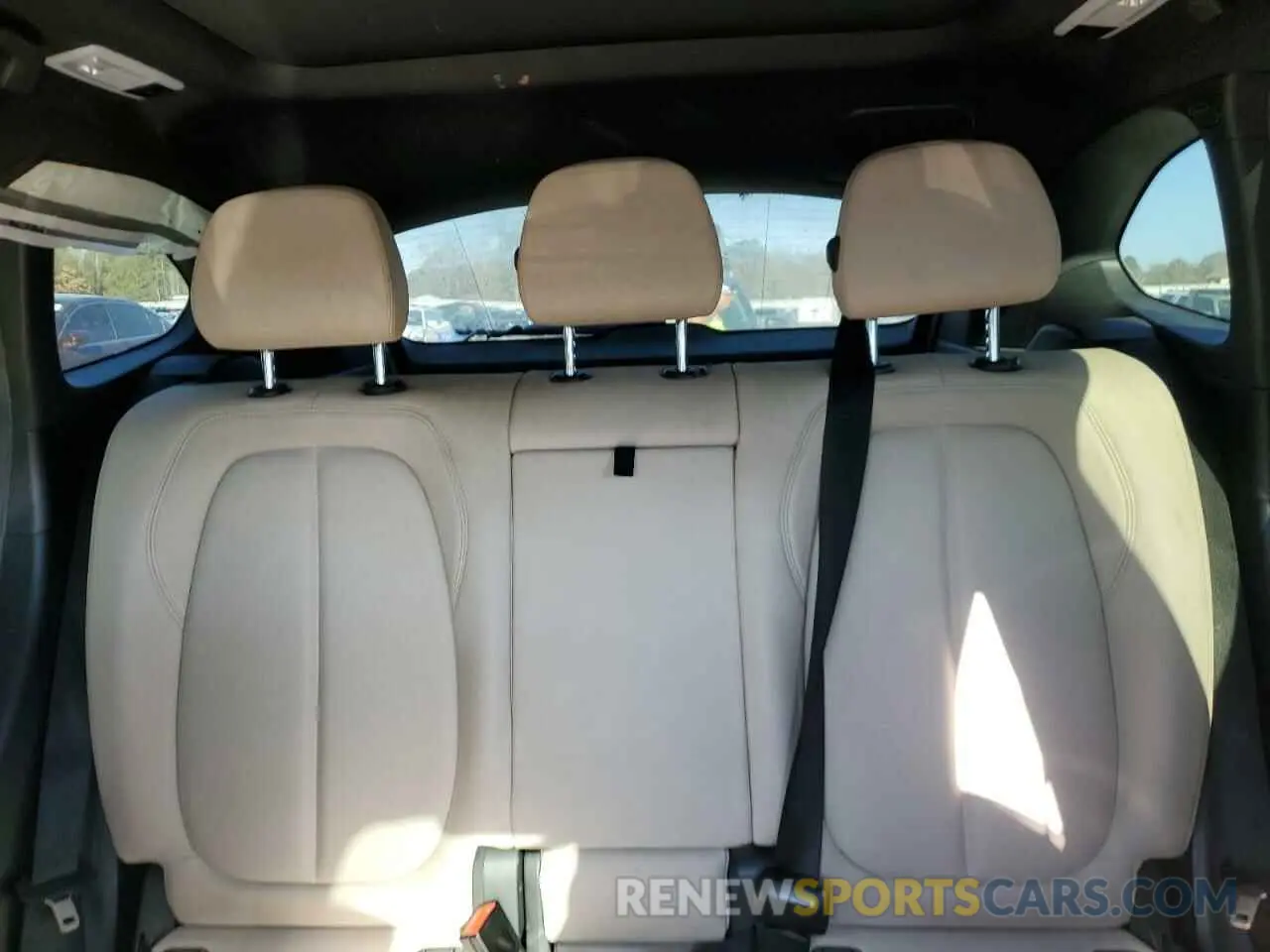 10 Photograph of a damaged car WBXHU7C53K3H45694 BMW X1 2019