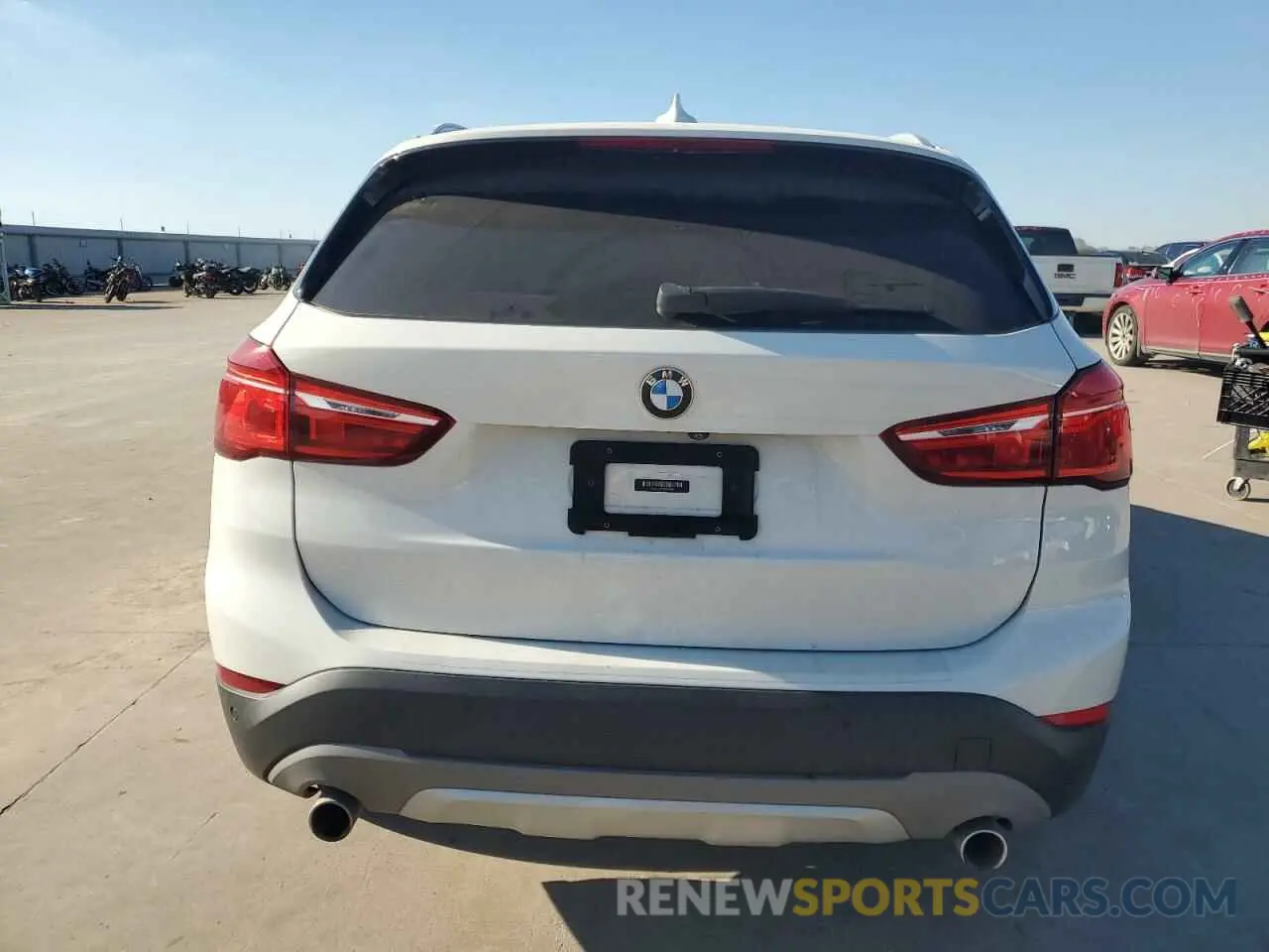 6 Photograph of a damaged car WBXHU7C5XK3H44607 BMW X1 2019