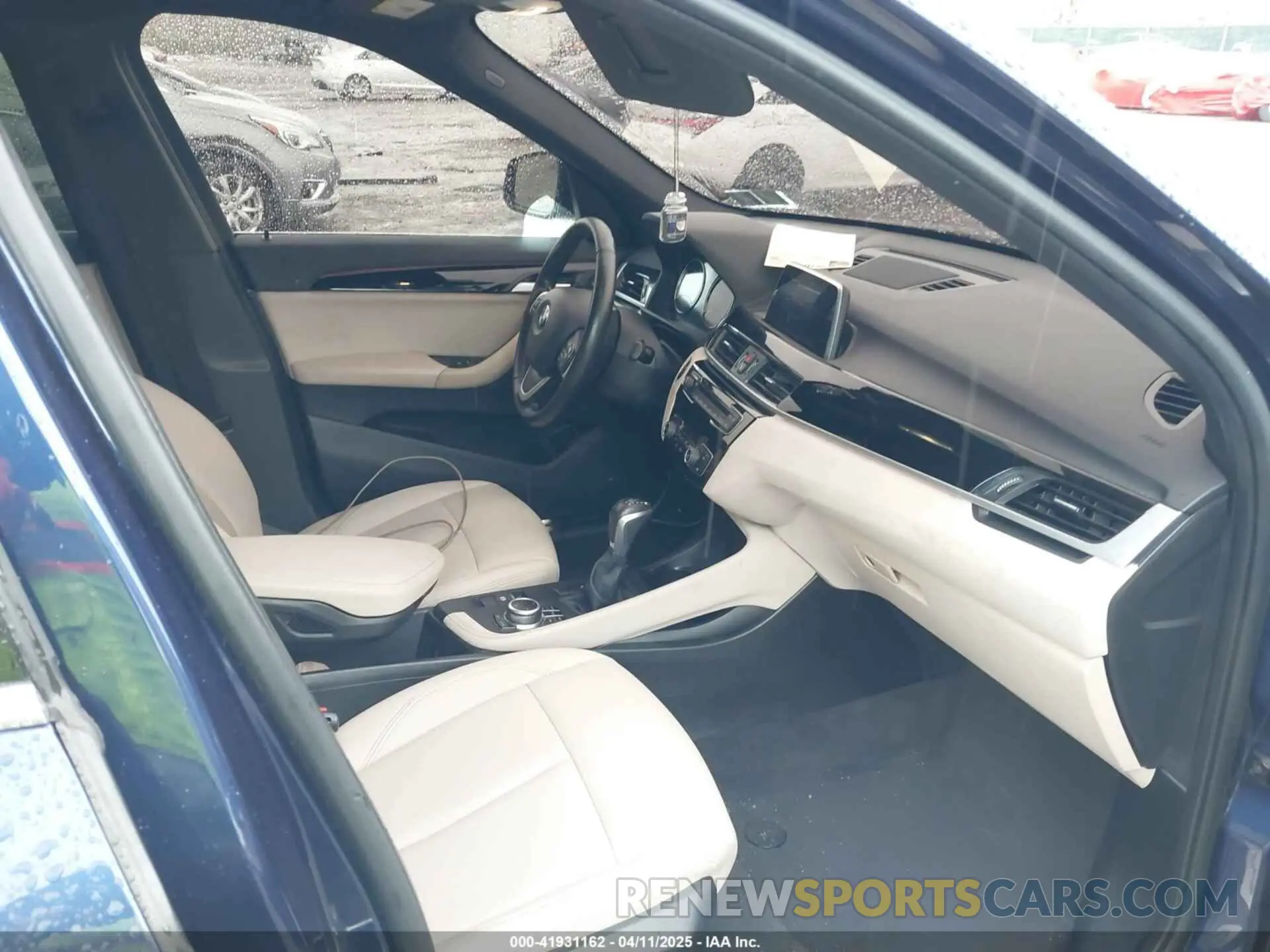 5 Photograph of a damaged car WBXHU7C5XK5L10933 BMW X1 2019