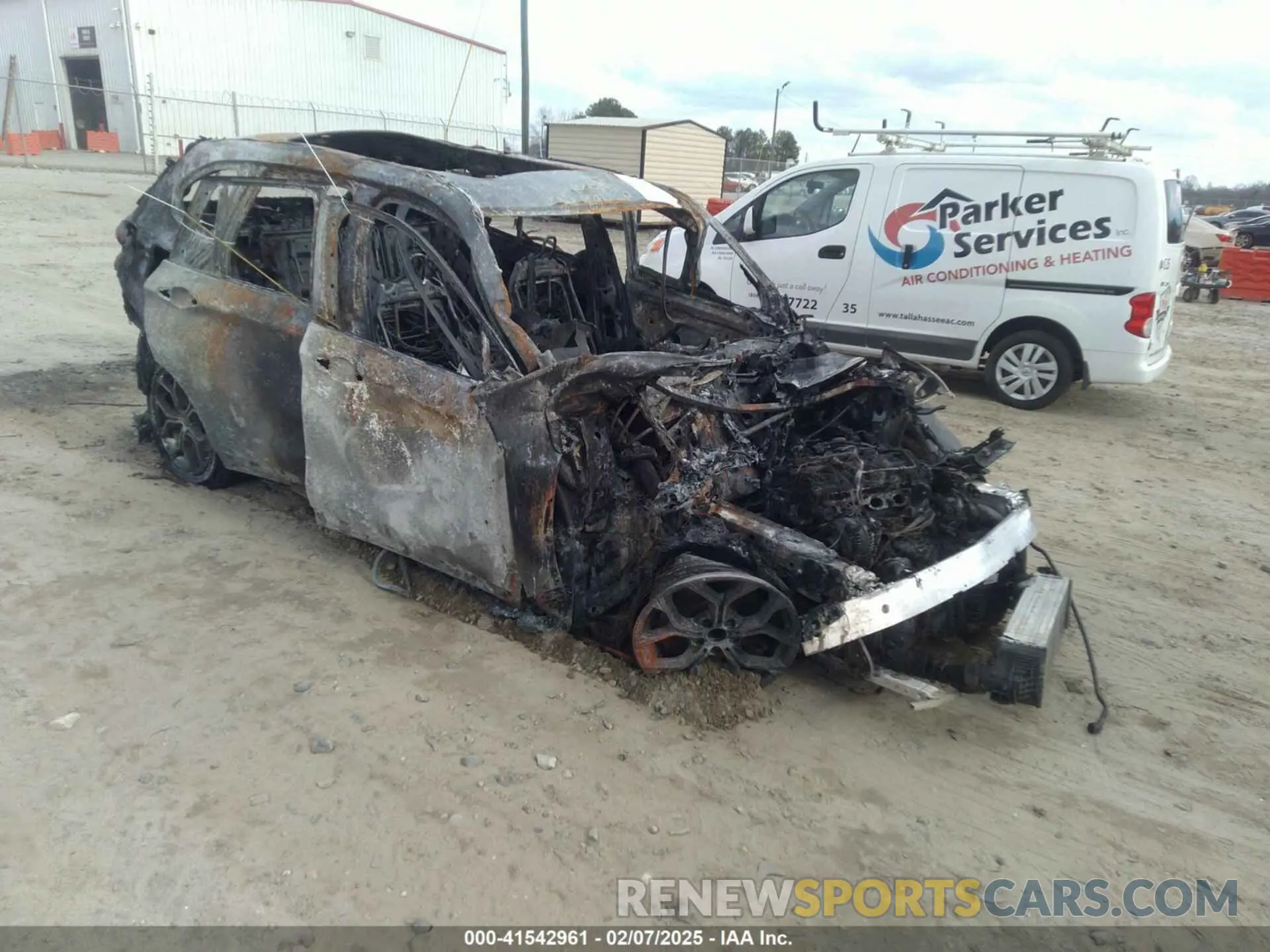1 Photograph of a damaged car WBXJG7C03L5R51131 BMW X1 2020